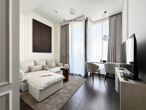 bedroom and living room of AESTIQ Thonglor