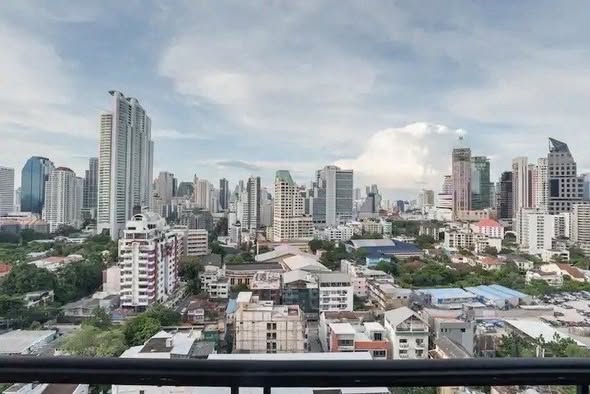 Aguston Sukhumvit 22