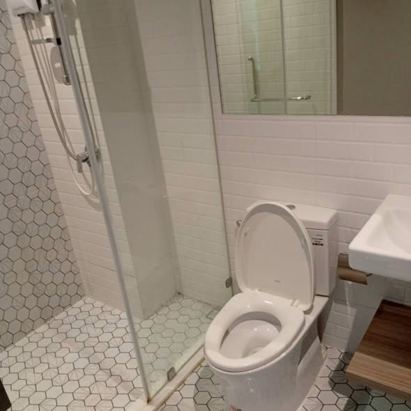 bathroom of Altitude Unicorn Sathorn
