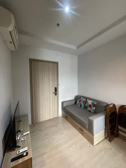 bedroom of Altitude Unicorn Sathorn
