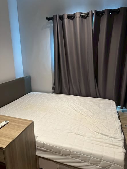 bedroom of Altitude Unicorn Sathorn