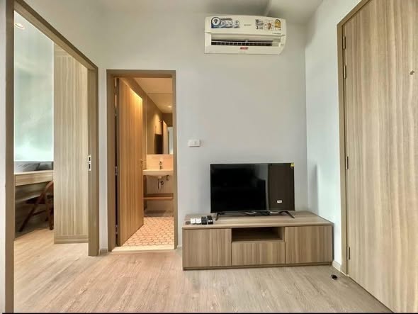 bedroom and room interior of Altitude Unicorn Sathorn