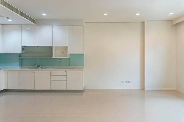 kitchen of Amanta Lumphini