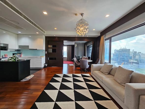 living room of Amanta Lumphini