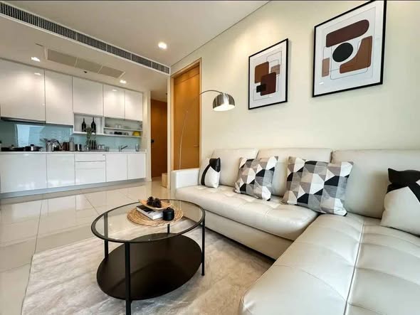 living room of Amanta Lumphini