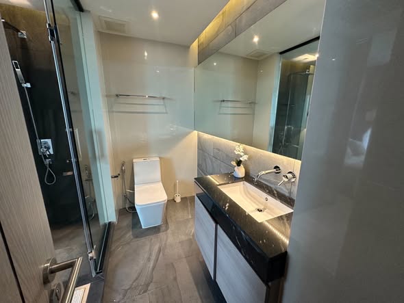 bathroom of Andromeda