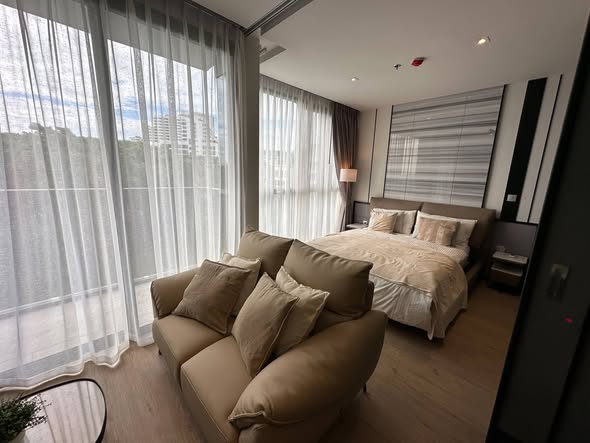 bedroom and room interior of Andromeda