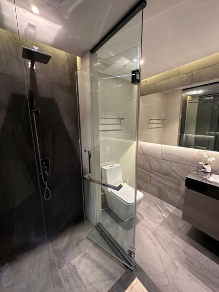room interior and bathroom of Andromeda