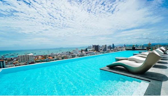pool of Arcadia Millennium Tower