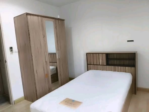 bedroom of Areeya Mova
