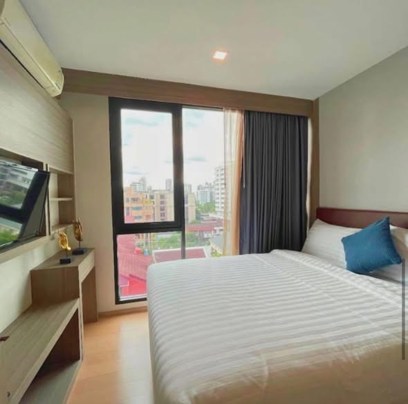 bedroom of art @ Thong Lo
