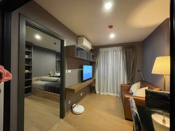 bedroom of Asher Ratchada-Huaikhwang