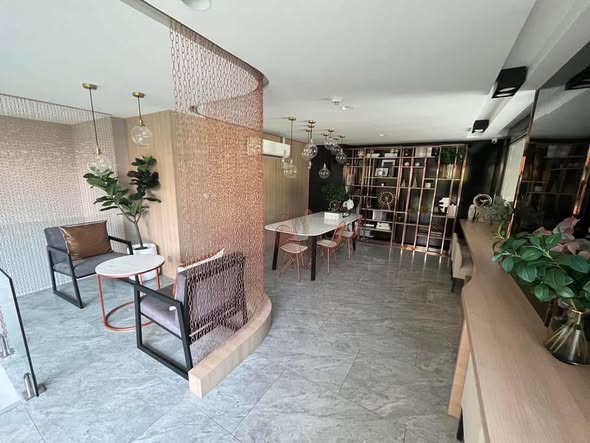 living room of Asher Ratchada-Huaikhwang