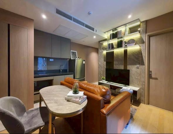 living room and kitchen of ASHTON Asoke – Rama 9