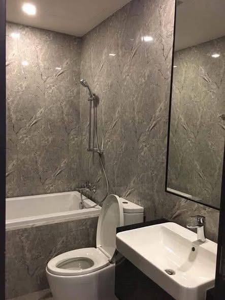 bathroom of Ashton Asoke
