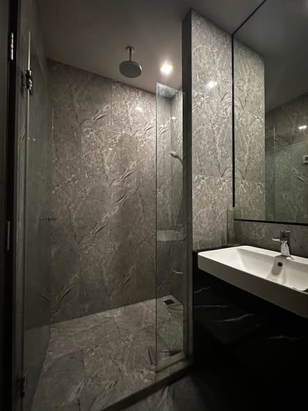 bathroom of Ashton Asoke