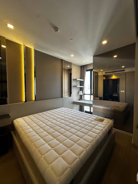 bedroom of Ashton Asoke