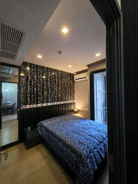 bedroom of Ashton Asoke