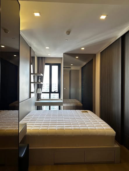 bedroom of Ashton Asoke