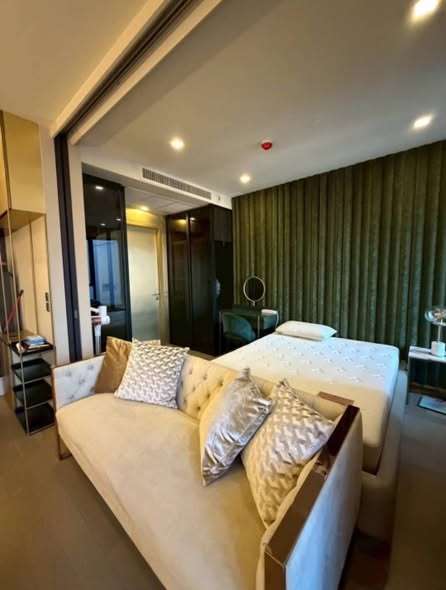 bedroom and living room of Ashton Asoke