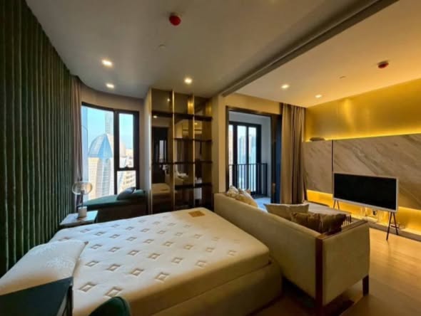 bedroom and living room of Ashton Asoke