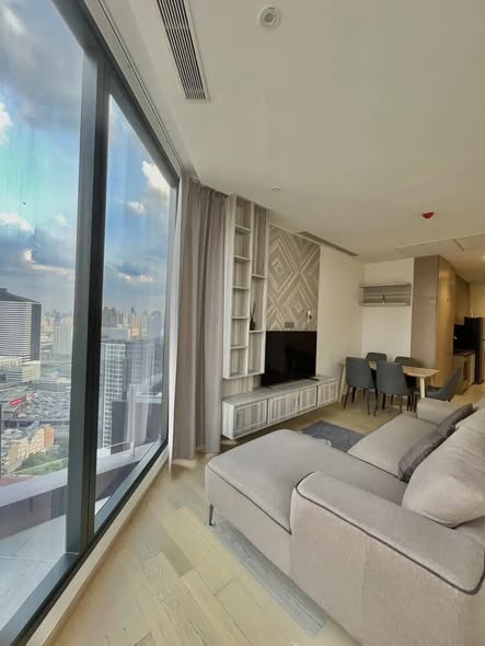 bedroom and living room of Ashton Asoke