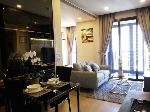 bedroom and living room of Ashton Asoke