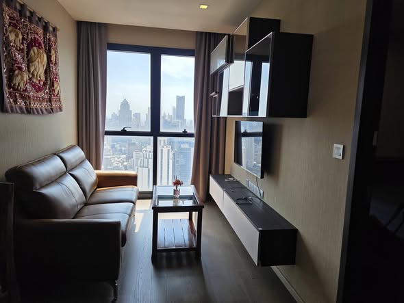 bedroom and living room of Ashton Asoke