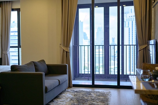 bedroom and living room of Ashton Asoke