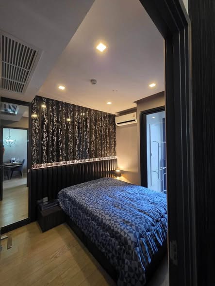 bedroom and room interior of Ashton Asoke