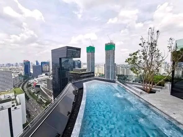 pool of Ashton Asoke