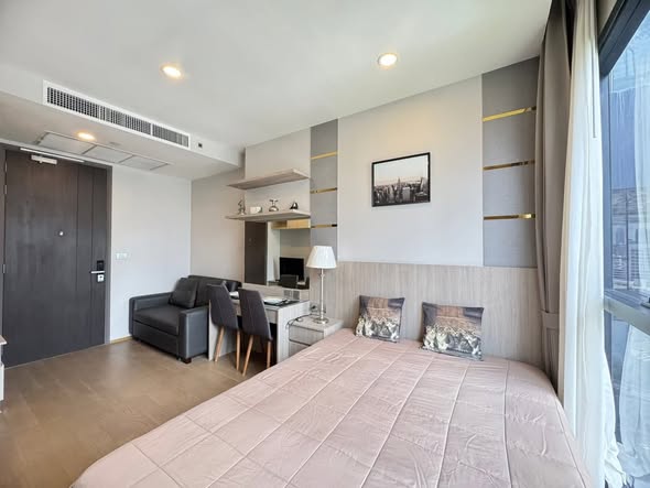 bedroom of Ashton Chula-Silom