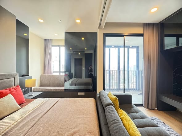 bedroom and living room of Ashton Chula-Silom