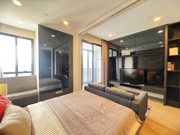 bedroom and living room and room interior of Ashton Chula-Silom