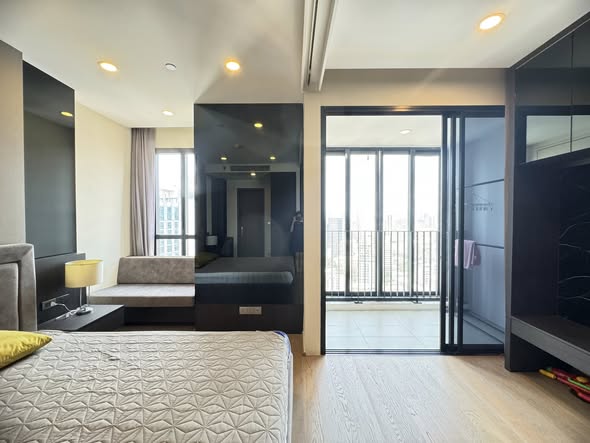 bedroom and living room and room interior of Ashton Chula-Silom