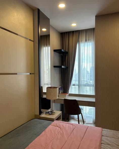 bedroom and room interior of Ashton Chula-Silom