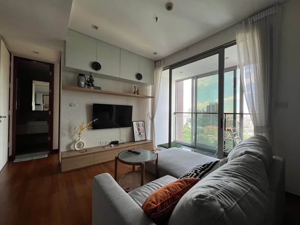 living room and bedroom of Ashton Morph 38
