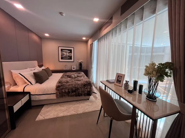 bedroom and bathroom of Ashton Residence 41
