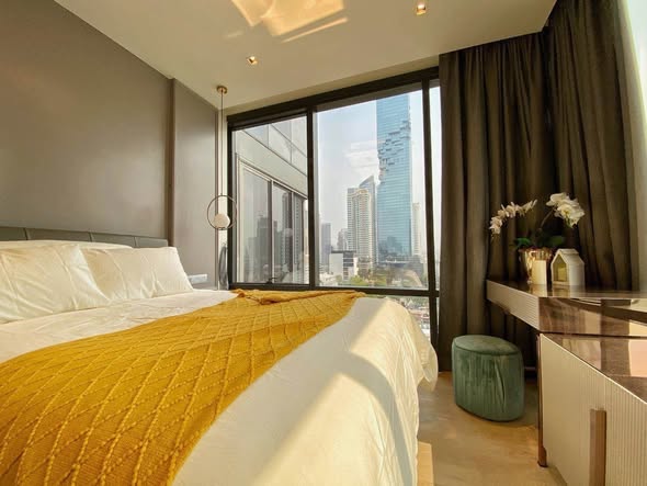 bedroom of Ashton Silom