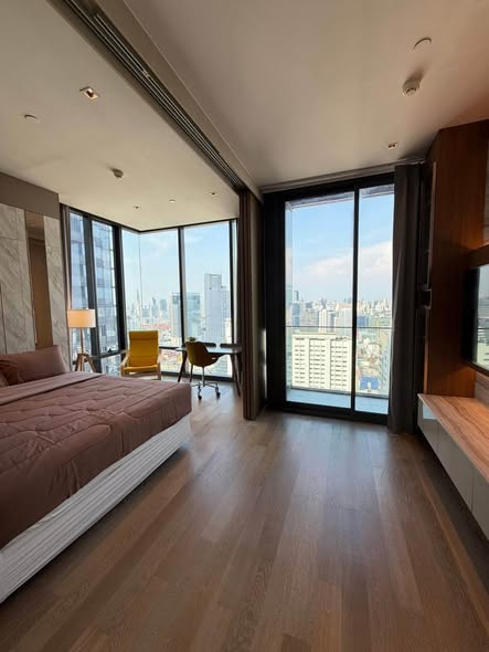 bedroom of Ashton Silom