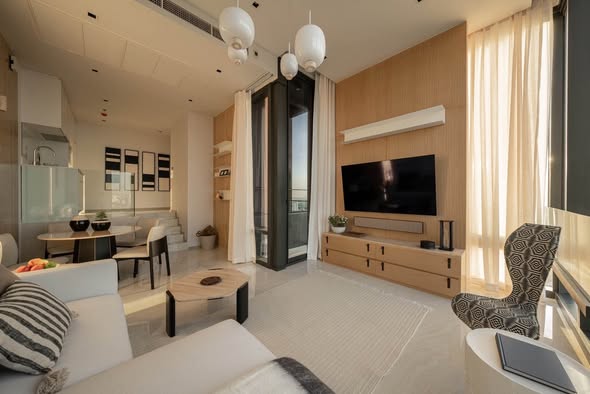 bedroom and living room of Ashton Silom