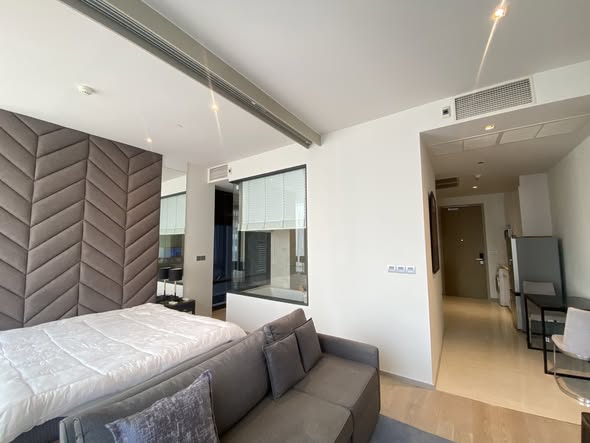 bedroom and room interior of Ashton Silom