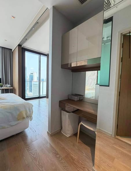 bedroom and room interior of Ashton Silom