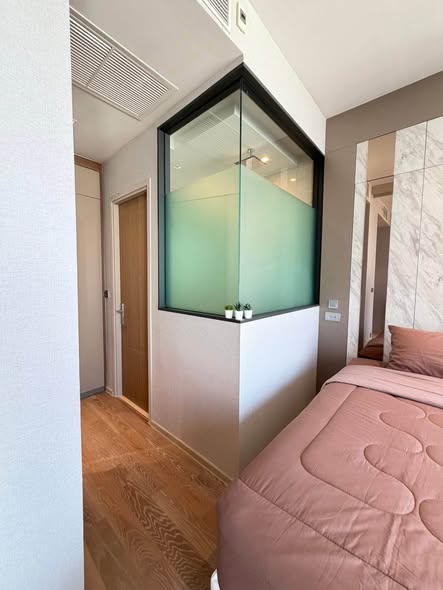 bedroom and room interior of Ashton Silom
