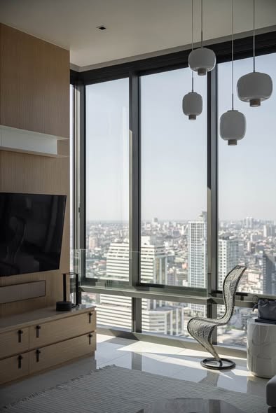 Ashton Silom
