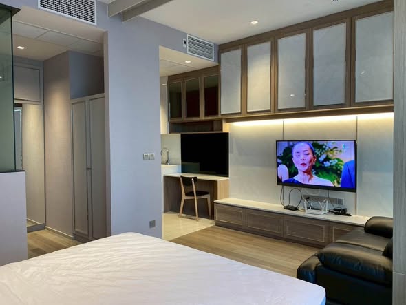 living room and bedroom of Ashton Silom