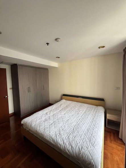 bedroom of Asoke Place