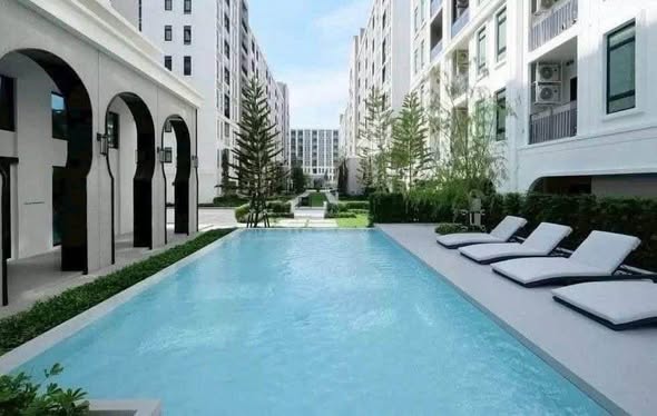 pool of Aspire Asoke-Ratchada