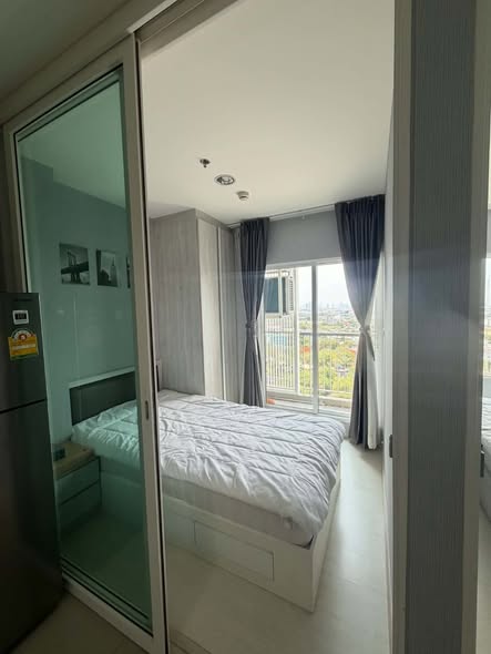 bedroom and room interior of Aspire Erawan Tower B