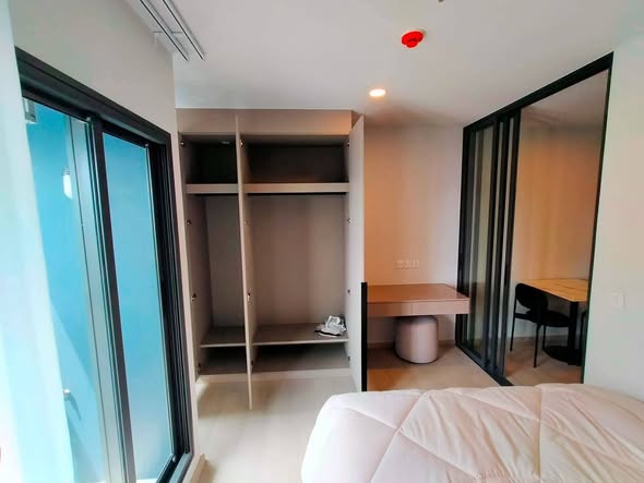 bedroom and room interior of Aspire Onnut Station